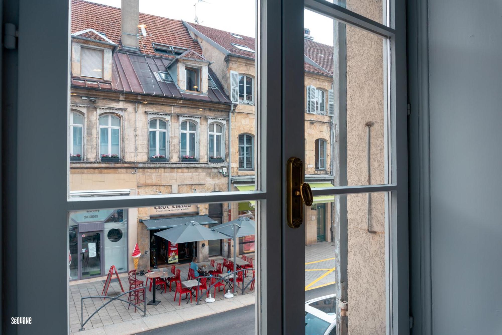 Appartement Hypercentre, Spacieux, Authentique - Le Haut Saugeais à Pontarlier Extérieur photo